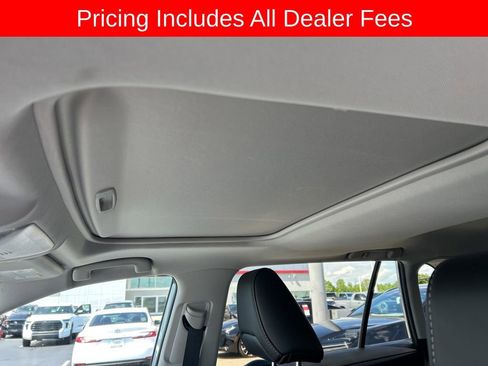 Used 2021 Toyota RAV4 XLE Premium AWD/4WD image 5