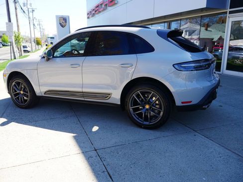 New 2026 Porsche Macan AWD/4WD image 3