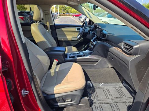 Used 2021 Ford Explorer Limited w/ Equipment Group 301A image 5