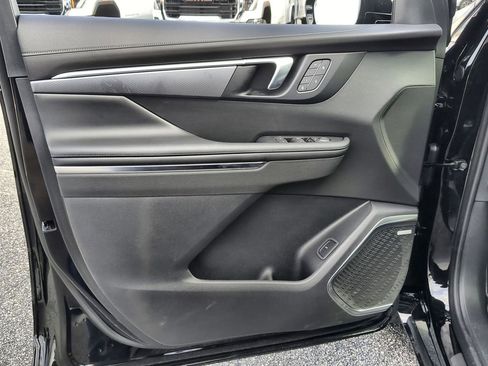 Used 2025 Buick Enclave Sport Touring w/ Super Cruise Package image 22