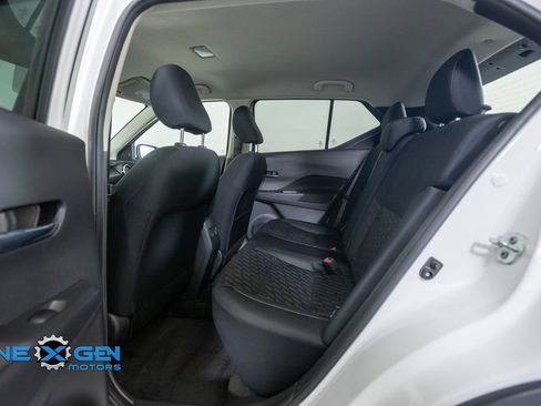 Used 2023 Nissan Kicks SV w/ Exterior Package FWD image 28