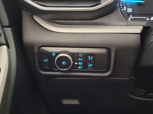 Used 2023 Ford Explorer XLT w/ Equipment Group 202A AWD/4WD image 24