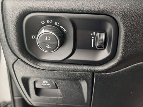 Used 2024 RAM 1500 Big Horn RWD image 14