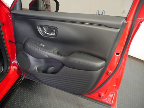 Used 2024 Honda HR-V EX-L image 5