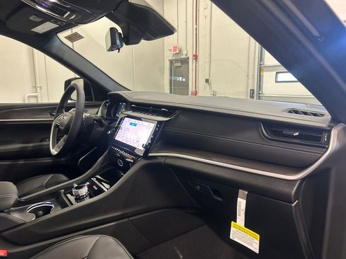 New 2026 Jeep Grand Cherokee L Limited image 36