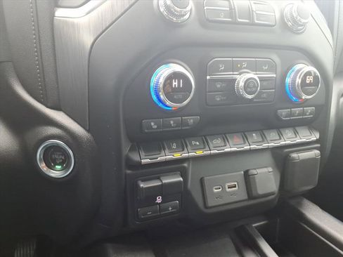 Used 2020 GMC Sierra 3500 Denali w/ Denali Ultimate Package image 27