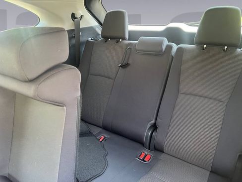 Used 2023 Toyota Highlander LE AWD/4WD image 16