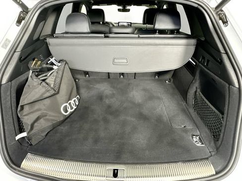 Used 2024 Audi Q5 e Premium Plus w/ Premium Plus Package AWD/4WD image 31
