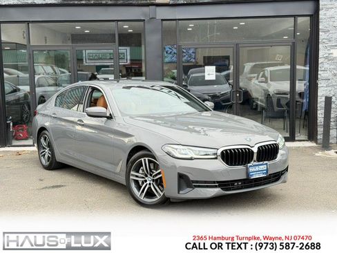 Used 2022 BMW 530i xDrive w/ Premium Package image 3