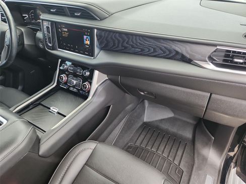 Used 2022 GMC Yukon Denali w/ Denali Premium Package AWD/4WD image 29