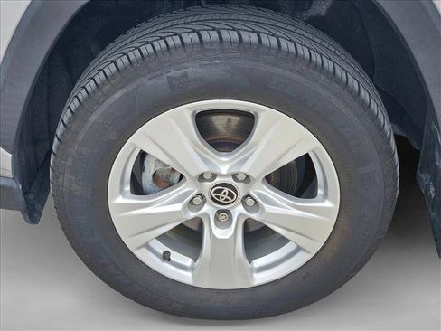 Used 2021 Toyota RAV4 XLE w/ Convenience Package AWD/4WD image 23