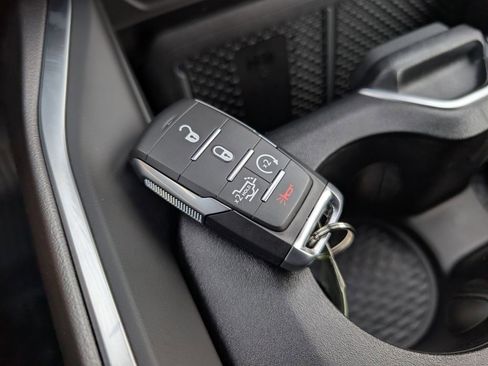 New 2026 RAM 1500 4x4 Crew Cab image 19