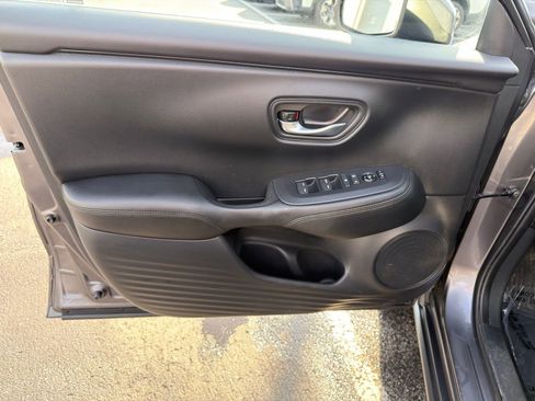 Used 2024 Honda HR-V LX image 12