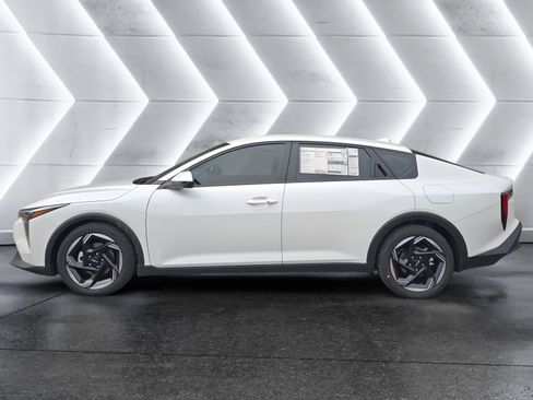 New 2026 Kia K4 EX image 2