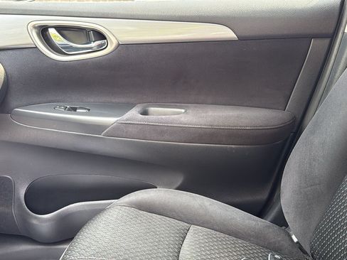 Used 2014 Nissan Sentra SR w/ SR Driver Package FWD image 17