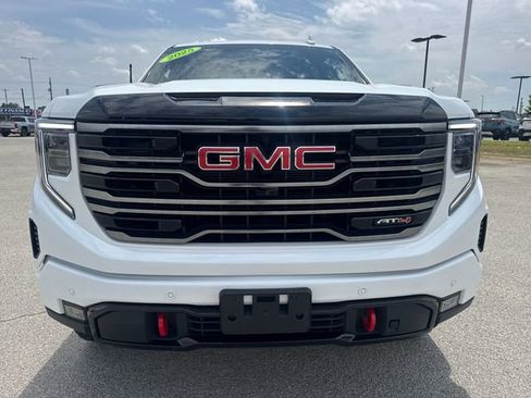 Used 2025 GMC Sierra 1500 AT4 w/ AT4 Premium Package AWD/4WD image 9