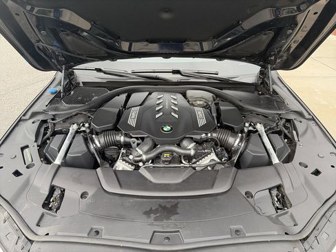 Used 2022 BMW 750i xDrive w/ Executive Package AWD/4WD image 38