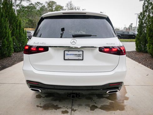 Used 2025 Mercedes-Benz GLS 450 4MATIC image 10
