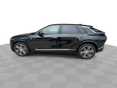Certified 2024 Cadillac Lyriq Luxury AWD/4WD image 5