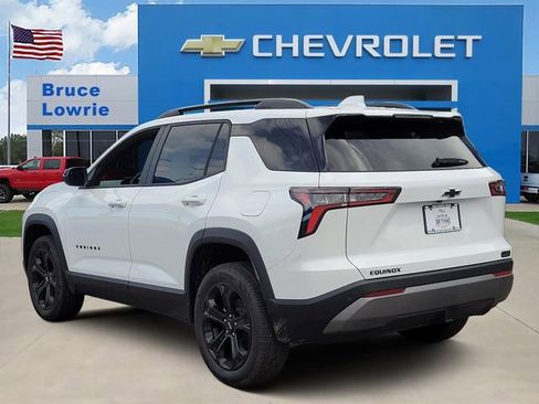 New 2026 Chevrolet Equinox LT w/ Convenience Package II image 3