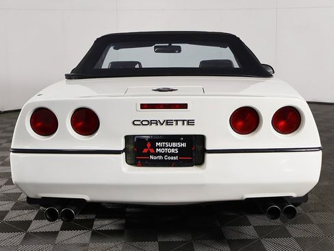 Used 1986 Chevrolet Corvette Convertible image 7