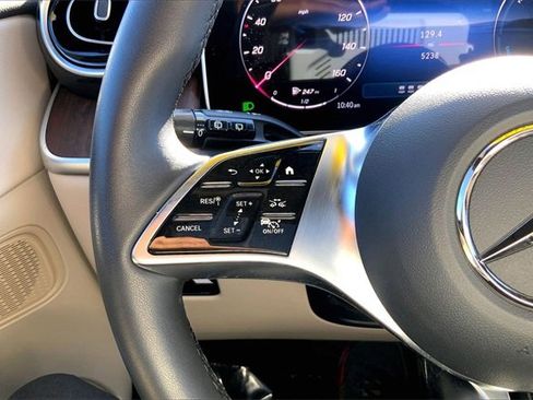 Used 2025 Mercedes-Benz GLC 350e 4MATIC image 20