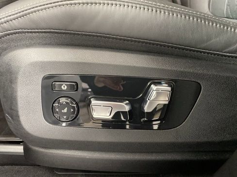 Certified 2025 BMW X7 M60i AWD/4WD image 16