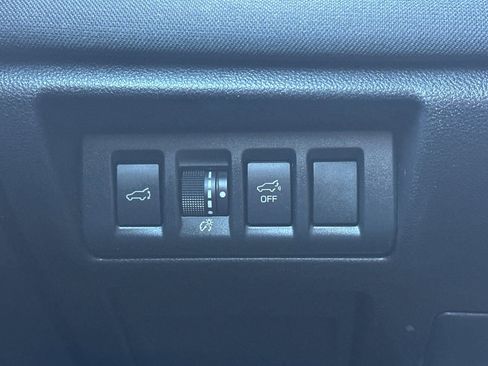 Used 2024 Subaru Outback Premium AWD/4WD image 41