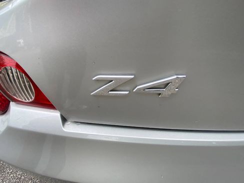 Used 2005 BMW Z4 2.5i RWD image 31