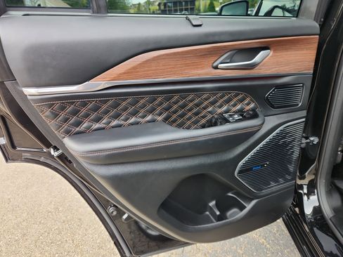 Used 2022 Jeep Grand Cherokee Summit w/ Adv Protech Group IV image 48