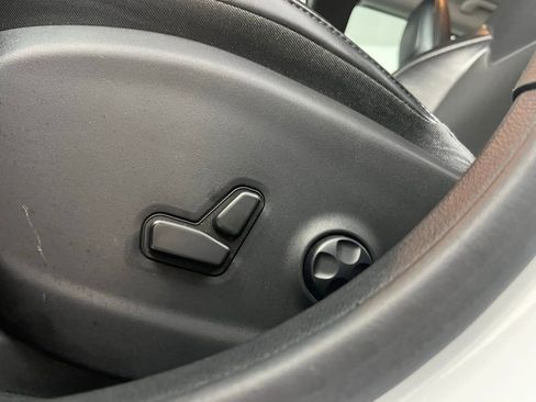 Used 2020 Jeep Cherokee Latitude Plus w/ Comfort/Convenience Group image 22