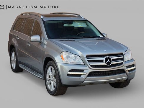 Used 2011 Mercedes-Benz GL 450 4MATIC image 4