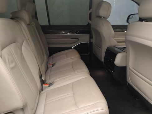 Used 2022 Jeep Wagoneer Series II w/ Premium Group I RWD image 19