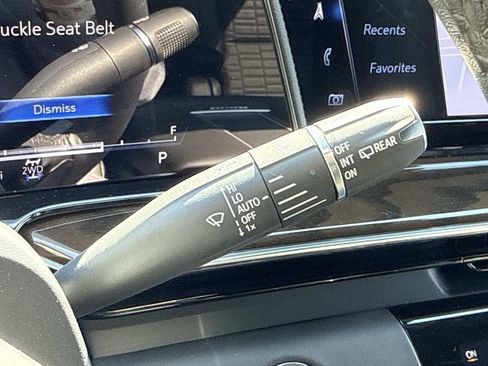 Used 2024 Cadillac Escalade Sport Platinum w/ LPO, ONYX Package image 28