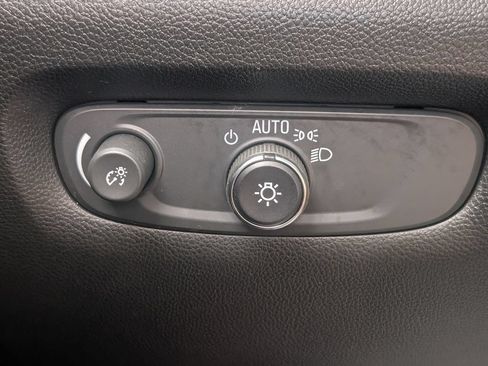 Certified 2023 Chevrolet Traverse LT FWD image 14