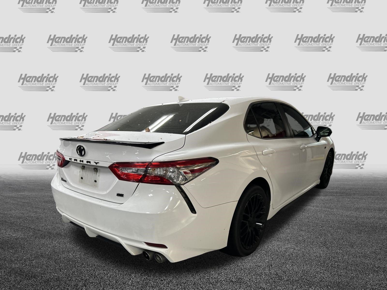 Used 2019 Toyota Camry SE FWD image 5