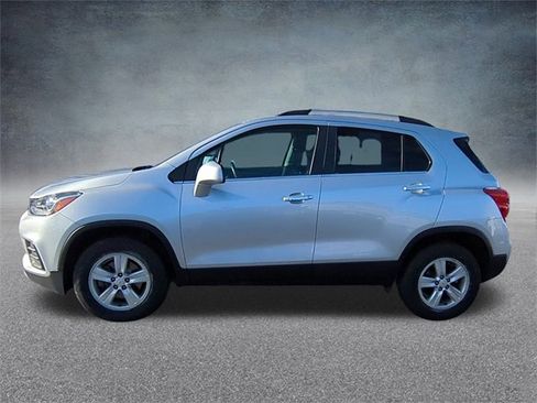 Certified 2019 Chevrolet Trax LT w/ LT Convenience Package image 6