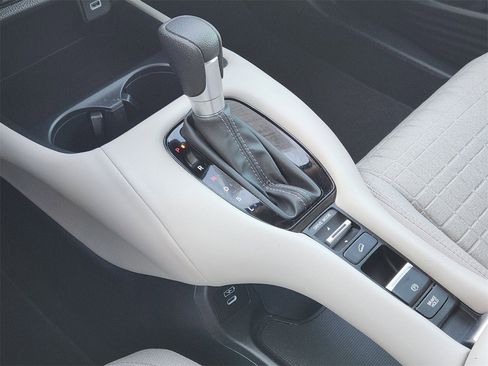Certified 2024 Honda HR-V LX image 19