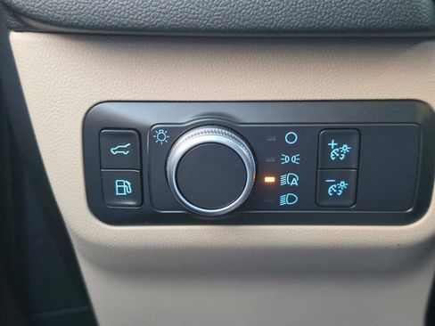Used 2020 Ford Escape SE Sport FWD image 17
