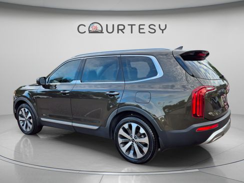 Used 2020 Kia Telluride S FWD image 3