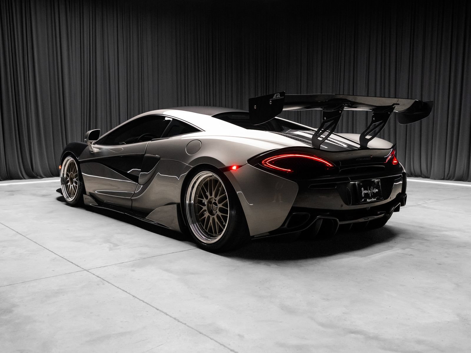 Used 2017 McLaren 570S Coupe RWD image 42