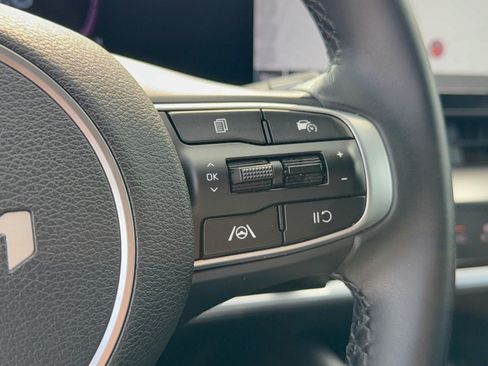 Used 2024 Kia Sportage EX FWD image 19
