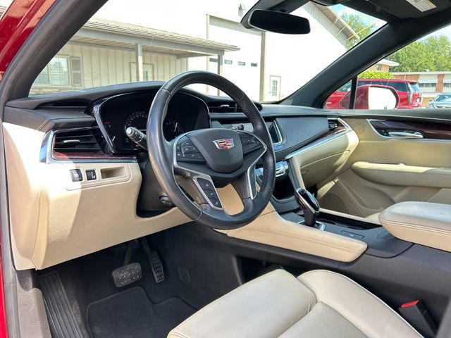 Used 2017 Cadillac XT5 Luxury w/ Driver Awareness Package FWD image 27