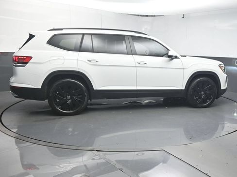 Used 2024 Volkswagen Atlas SE FWD image 8