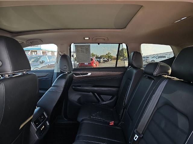 Used 2024 Volkswagen Atlas SEL AWD/4WD image 17