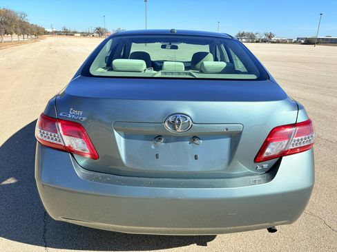 Used 2010 Toyota Camry LE image 48