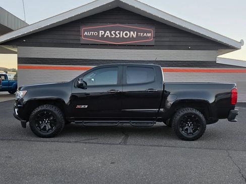 Used 2018 Chevrolet Colorado Z71 w/ Z71 Midnight Edition AWD/4WD image 2