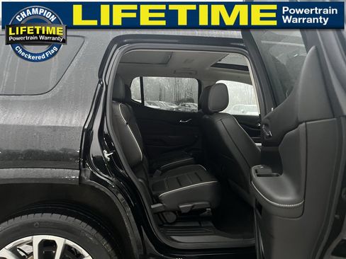 Used 2023 GMC Acadia Denali image 31