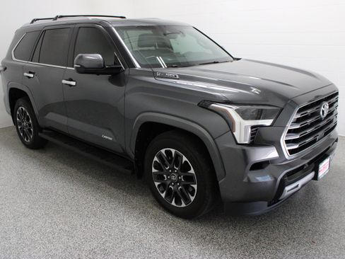 Used 2026 Toyota Sequoia Limited AWD/4WD image 4