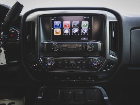 Used 2018 Chevrolet Silverado 2500 LT w/ Midnight Edition image 5